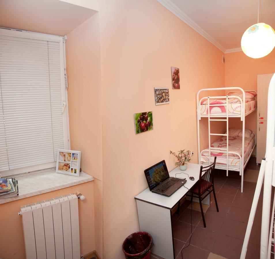 Cherry Hostel Львів Екстер'єр фото